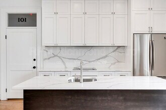 2025 Monument Ave, Unit 203 in Richmond, VA - Building Photo - Building Photo