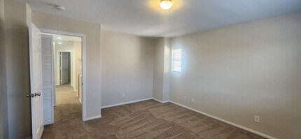 9945 Concho River Ave in Las Vegas, NV - Foto de edificio - Building Photo