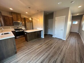 61524 SE Jennifer Ln in Bend, OR - Building Photo - Building Photo