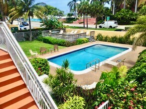 2121 N Ocean Blvd, Unit Eastside Gem in Fort Lauderdale, FL - Foto de edificio - Building Photo