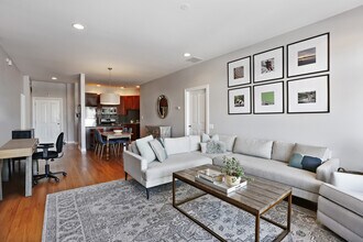 1355 W Washington Blvd in Chicago, IL - Building Photo - Building Photo