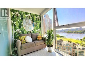 1323 Homer St in Vancouver, BC - Building Photo - Building Photo