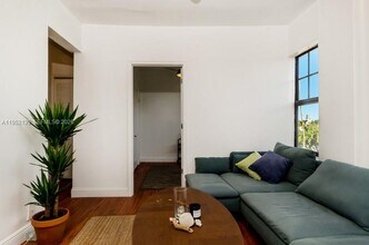 934 Michigan Ave in Miami Beach, FL - Building Photo - Building Photo