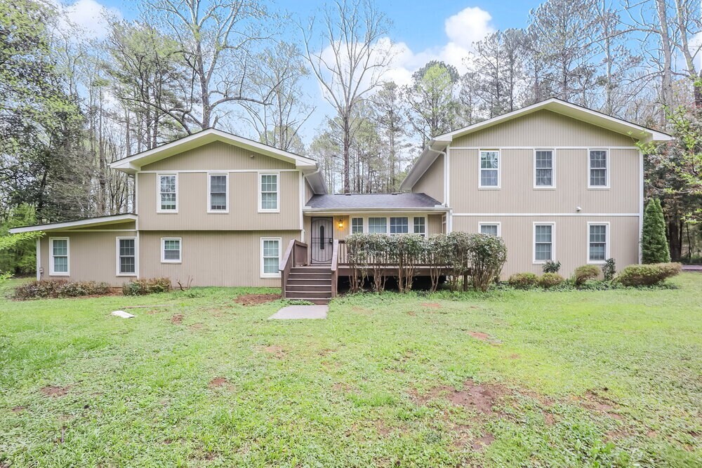 395 Magmar Ln in Fayetteville, GA - Building Photo