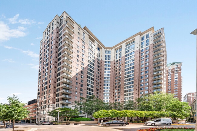 property at 851 N Glebe Rd