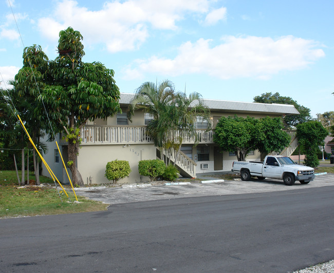 1243 SW 37th Ave in Fort Lauderdale, FL - Building Photo - Building Photo