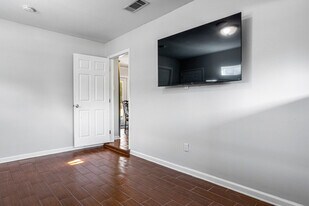 114 Lassere Cir, Unit SI ID1473631P in Long Beach, MS - Building Photo