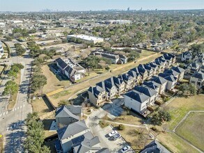 10218 Spring Shadows Park Cir in Houston, TX - Building Photo - Building Photo