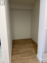 1 Fairview Rd E in Mississauga, ON - Building Photo - Building Photo