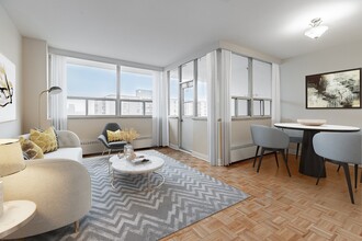 4415 Bathurst Street in Toronto, ON - Building Photo - Building Photo