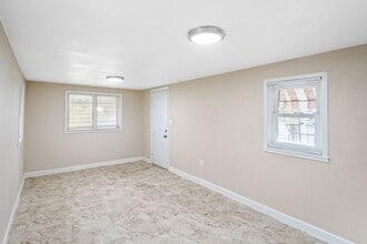 8108 N Alaska St in Tampa, FL - Building Photo - Building Photo