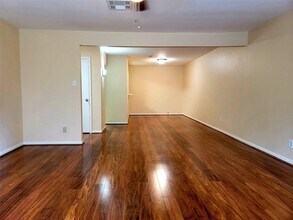 2203 Place Rebecca Ln, Unit C9 in Houston, TX - Building Photo - Building Photo