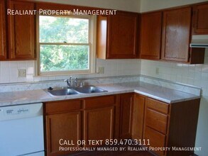 605 Dardanelles Dr in Lexington, KY - Foto de edificio - Building Photo
