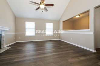 3408 S Shrank Ct in Independence, MO - Building Photo - Building Photo