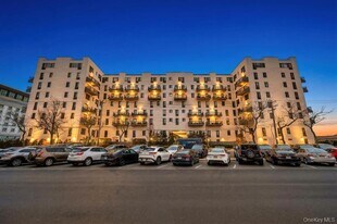 100 W Broadway in Long Beach, NY - Building Photo