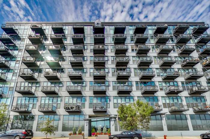 1224 W Van Buren St, Unit 610 in Chicago, IL - Foto de edificio