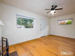 1036-1040 N Ainsworth St-Unit -1036 in Portland, OR - Foto de edificio - Building Photo