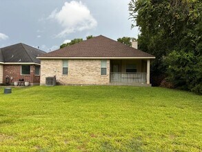 123 Cove Cir in Montgomery, TX - Building Photo - Building Photo