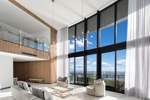 18555 Collins Ave in Sunny Isles Beach, FL - Building Photo
