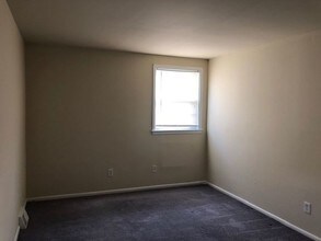 109 Lockart Plaza-Unit -1 in Philadelphia, PA - Building Photo - Building Photo