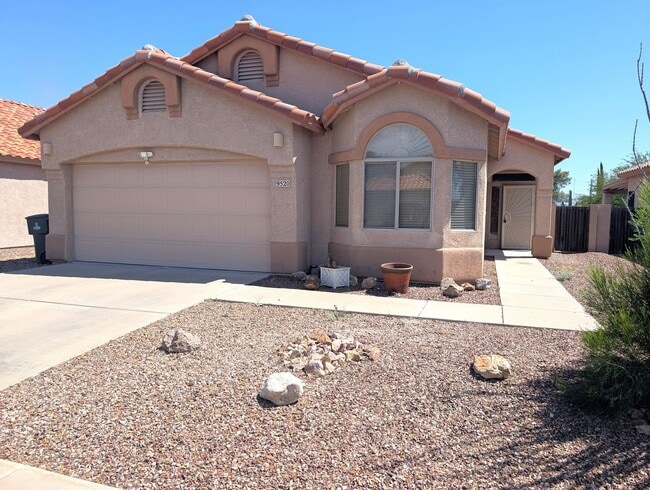 9520 E Briana Ln in Tucson, AZ - Building Photo - Building Photo