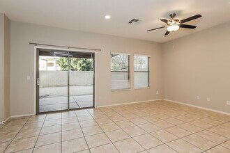 706 N 112th Dr in Avondale, AZ - Building Photo - Building Photo