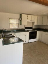 118 Sleepy Mountain Rd in Kerrville, TX - Building Photo - Building Photo