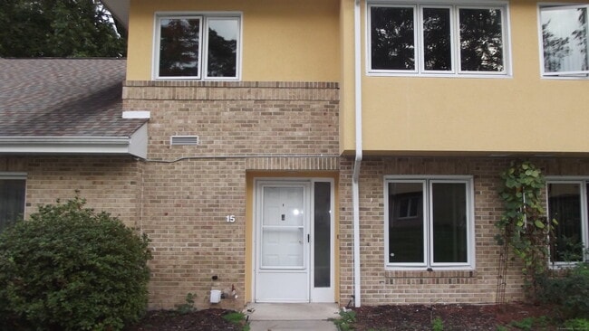 46 St James St in Manchester, CT - Building Photo - Building Photo