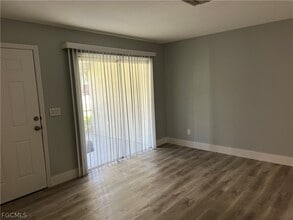 337 Tudor Dr in Cape Coral, FL - Building Photo - Building Photo