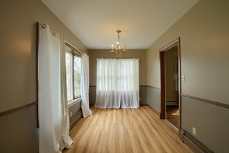 7297 Duval Ave in Gloucester, VA - Foto de edificio - Building Photo