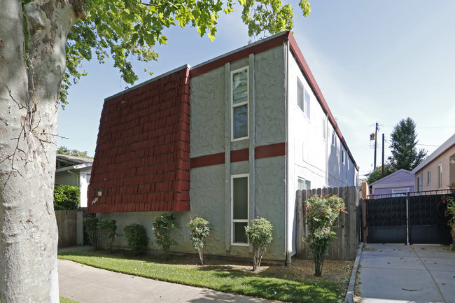 2621 C St in Sacramento, CA - Building Photo - Building Photo