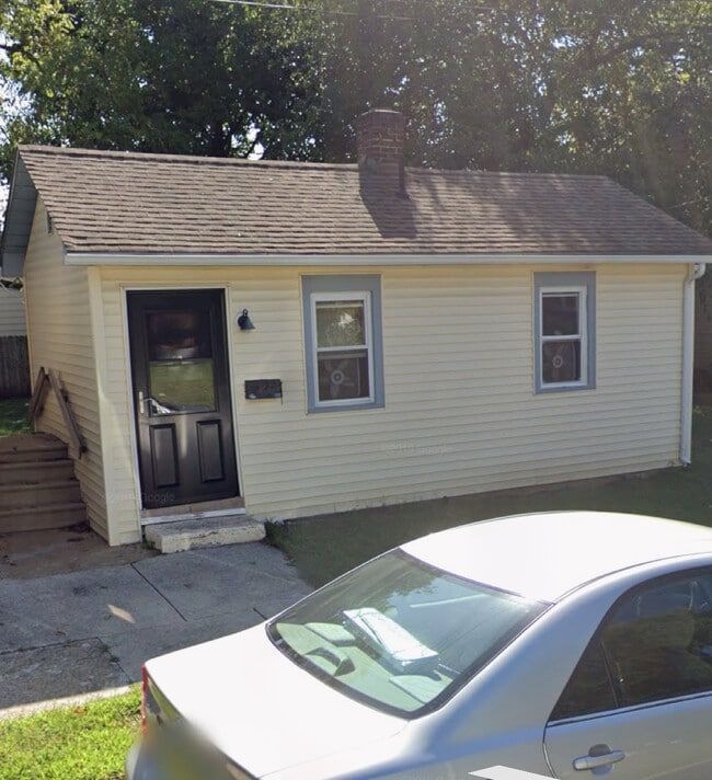 property at 406 Lincoln St