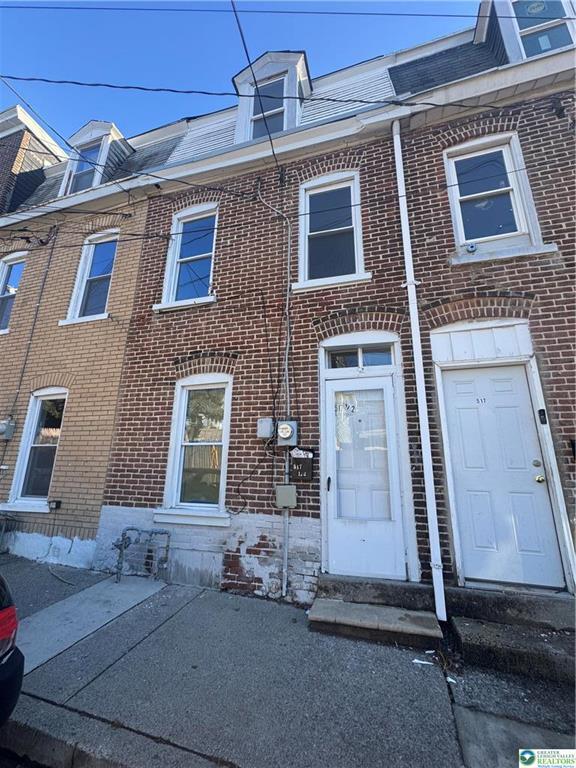 property at 517 N Elliger St