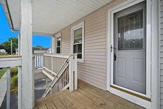 15 Gilmore St in Chicopee, MA - Building Photo - Building Photo