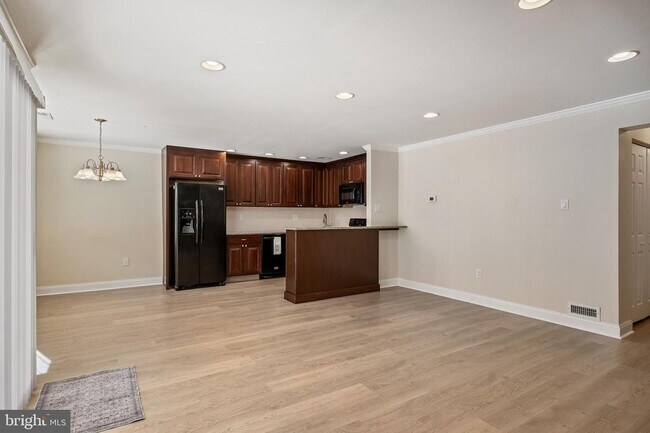 property at 1 Bridgewater Dr