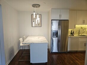 5113 N East River Rd in Chicago, IL - Building Photo - Building Photo