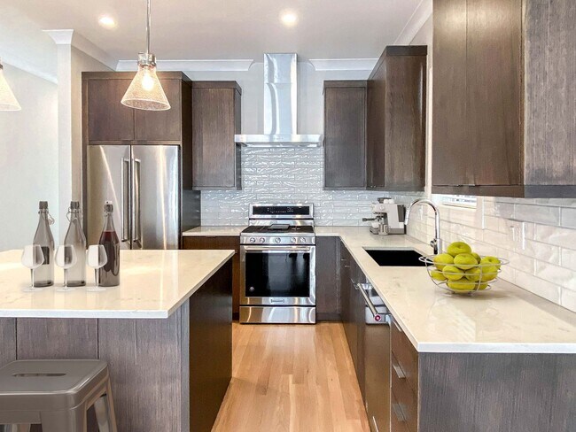 3333 N Kenmore Ave, Unit 1 in Chicago, IL - Building Photo - Building Photo