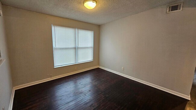 3912 Robert C Weaver Dr in Jacksonville, FL - Building Photo - Building Photo