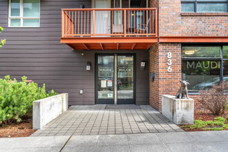 Maude Urban Living in Seattle, WA - Foto de edificio - Building Photo