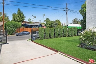 5646 Aldama St in Los Angeles, CA - Building Photo - Building Photo