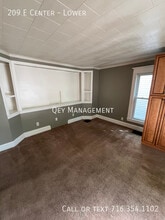 209 E Center St-Unit -Lower in Medina, NY - Building Photo - Building Photo