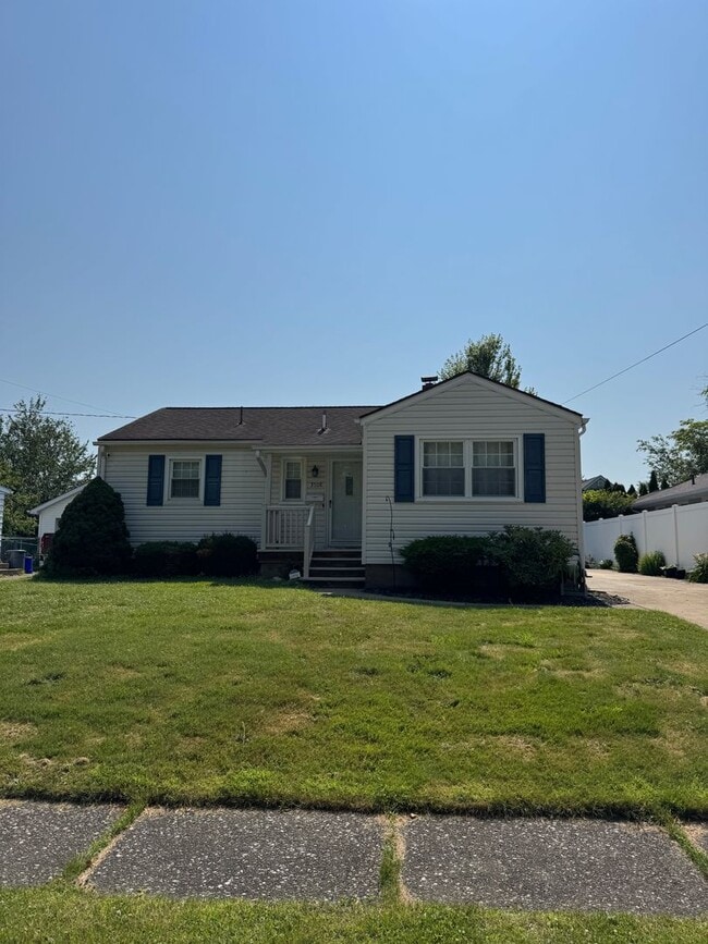 property at 3508 Garden Ave