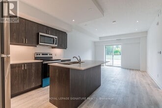 16 Markle Cres in Hamilton, ON - Building Photo - Building Photo