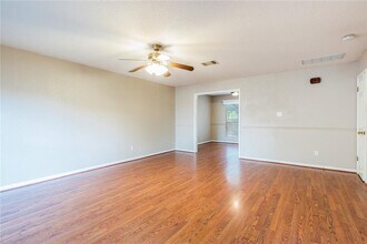 1010 Laurelleaf Dr in Pflugerville, TX - Building Photo - Building Photo