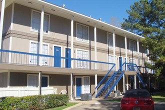 Hermitage Apartments in Alexandria, LA - Building Photo - Building Photo