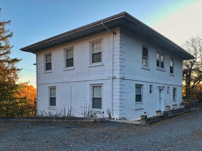 55 Cedar St, Unit 3R