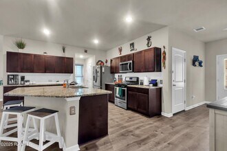 101 Chestnut Oak Dr in Lafayette, LA - Foto de edificio - Building Photo