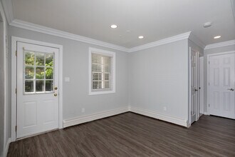 Fairfield South At Bay Shore in Bay Shore, NY - Foto de edificio - Building Photo