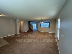 6955 Lake Eaglebrooke Dr in Lakeland, FL - Building Photo - Building Photo