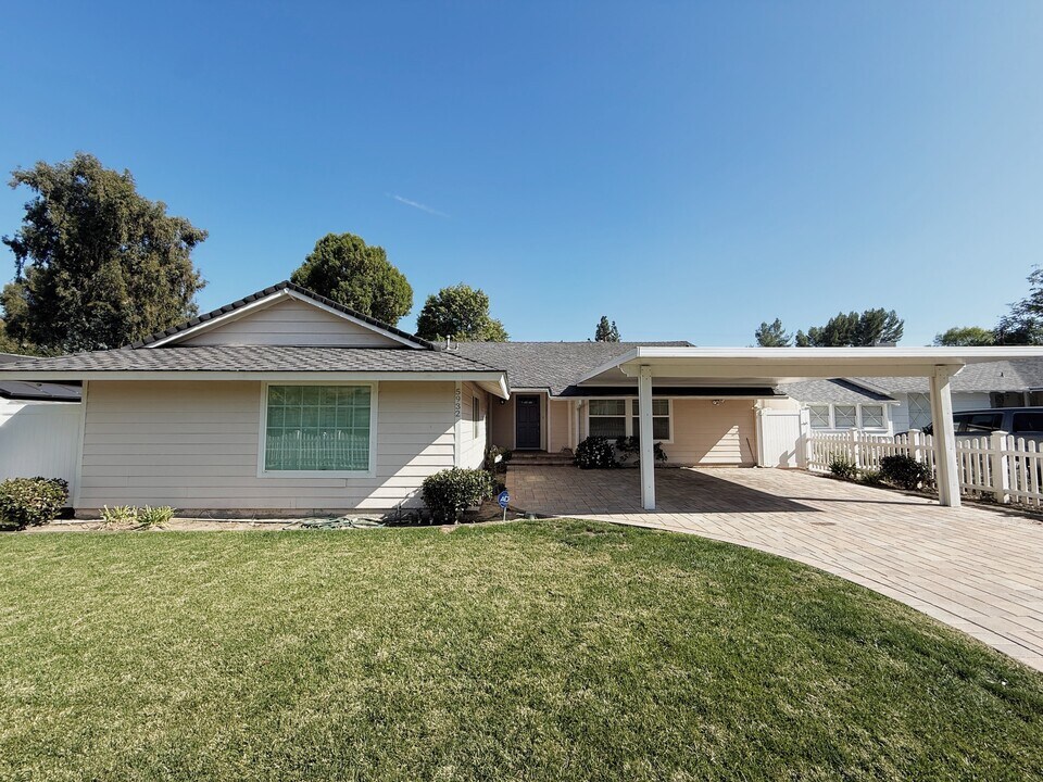 5932 Cahill Ave in Tarzana, CA - Building Photo